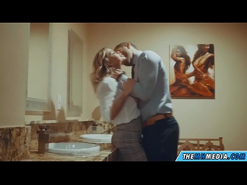 ❤️ როცა მკერდი ქერა აცდუნებს საჯარო საპირფარეშოში ❤️❌ სექს ვიდეო ჩვენთან ❌❤